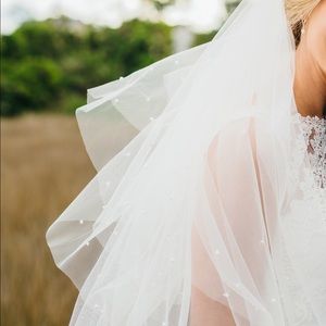 Wedding veil - elbow/fingertip length - pearl detail